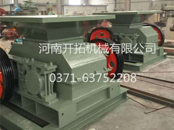 兩臺2PGC-600*750齒輥式破碎機(jī)裝車發(fā)往新疆
